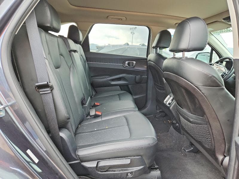 2021 KIA SORENTO S 11