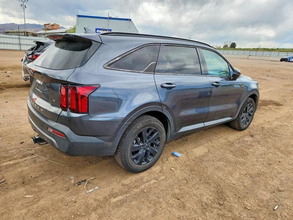 2021 KIA SORENTO S 3