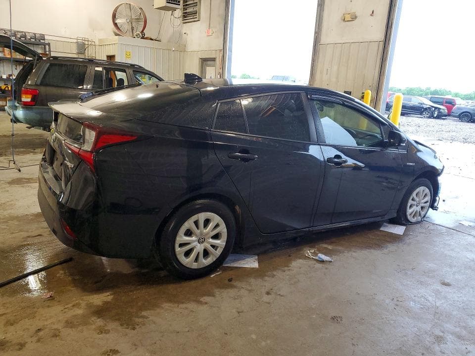 2021 TOYOTA PRIUS LE 3