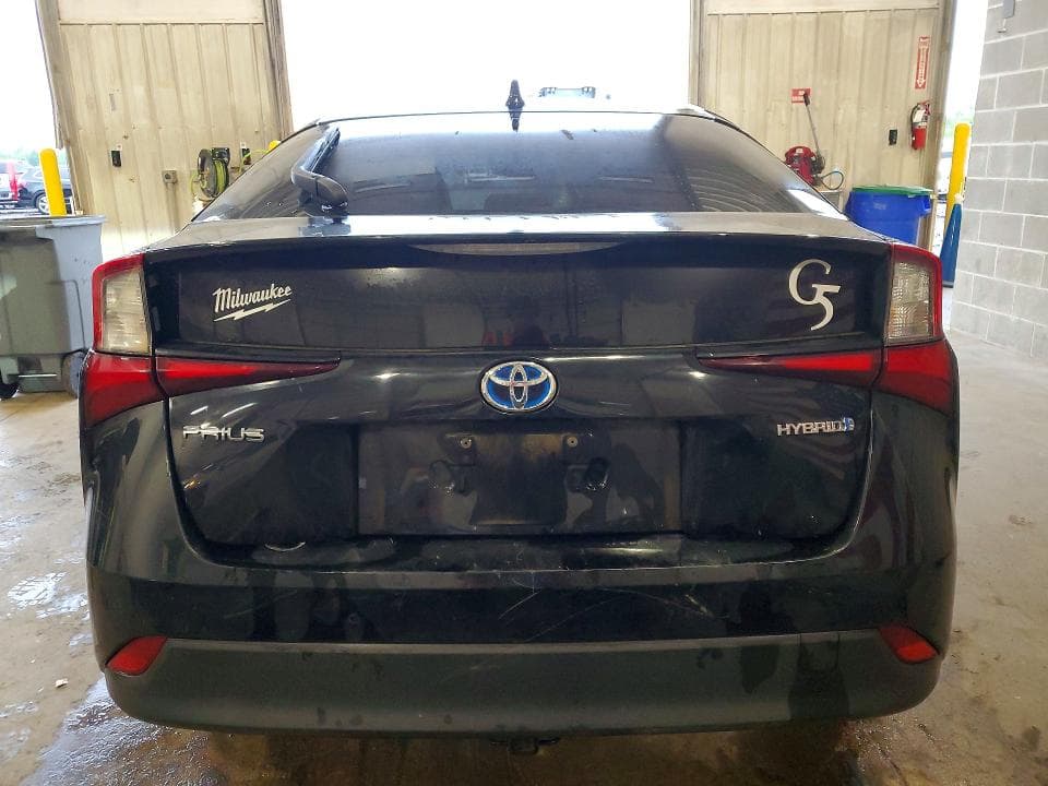 2021 TOYOTA PRIUS LE 6