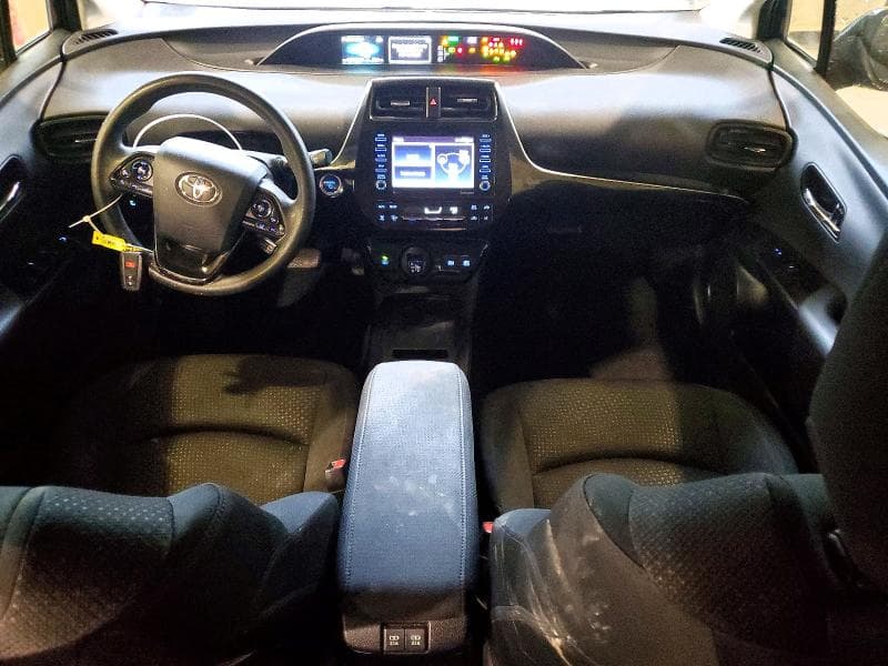 2021 TOYOTA PRIUS LE 8