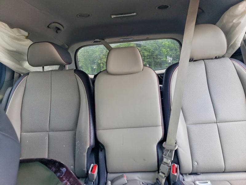 2017 KIA SEDONA EX 10