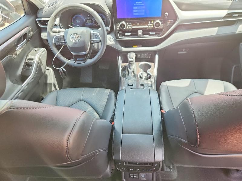 2026 TOYOTA HIGHLANDER HYBRID PLATINUM PLATINUM 8