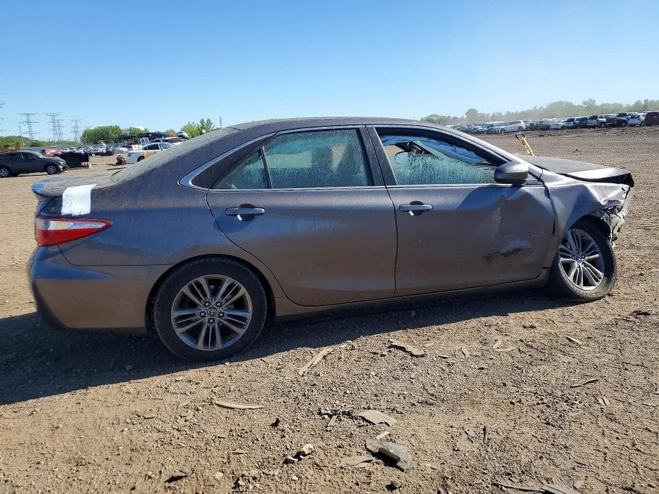 2017 TOYOTA CAMRY SE 3