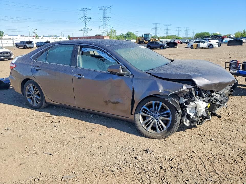 2017 TOYOTA CAMRY SE 4