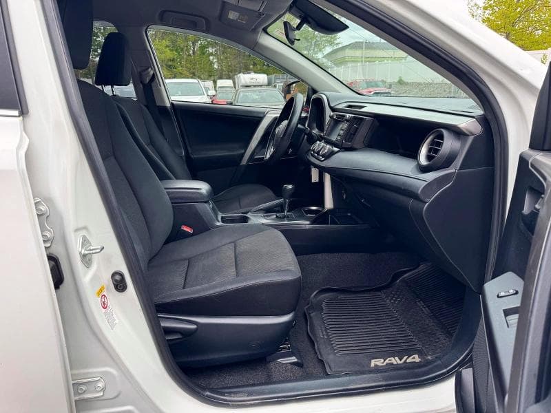2018 TOYOTA RAV4 LE LE 12