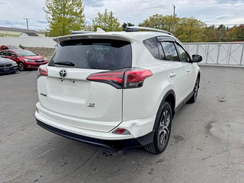 2018 TOYOTA RAV4 LE LE 4
