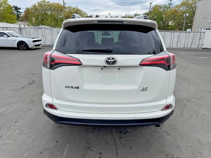2018 TOYOTA RAV4 LE LE 7