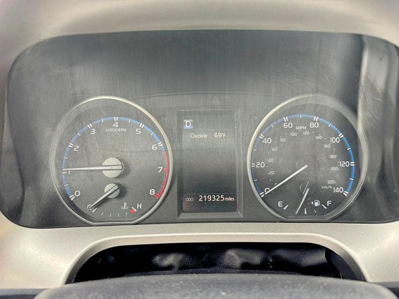 2018 TOYOTA RAV4 LE LE 8