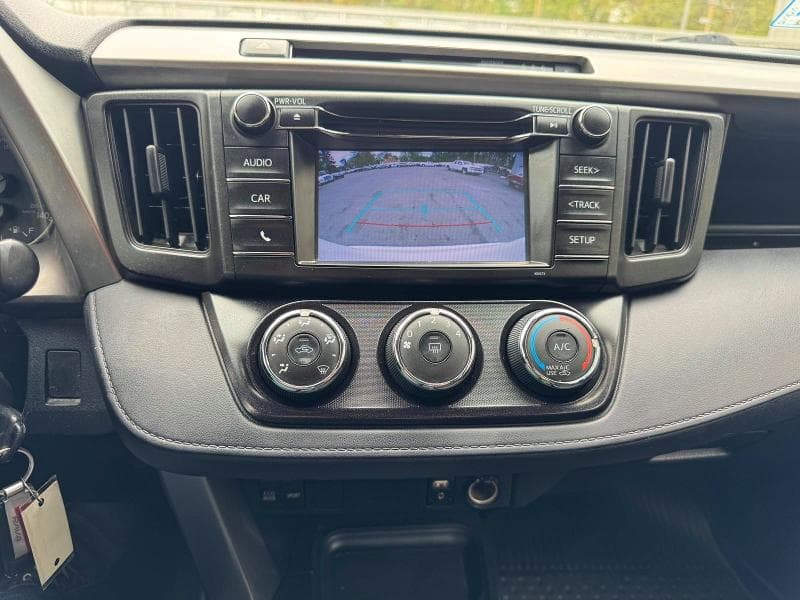 2018 TOYOTA RAV4 LE LE 9