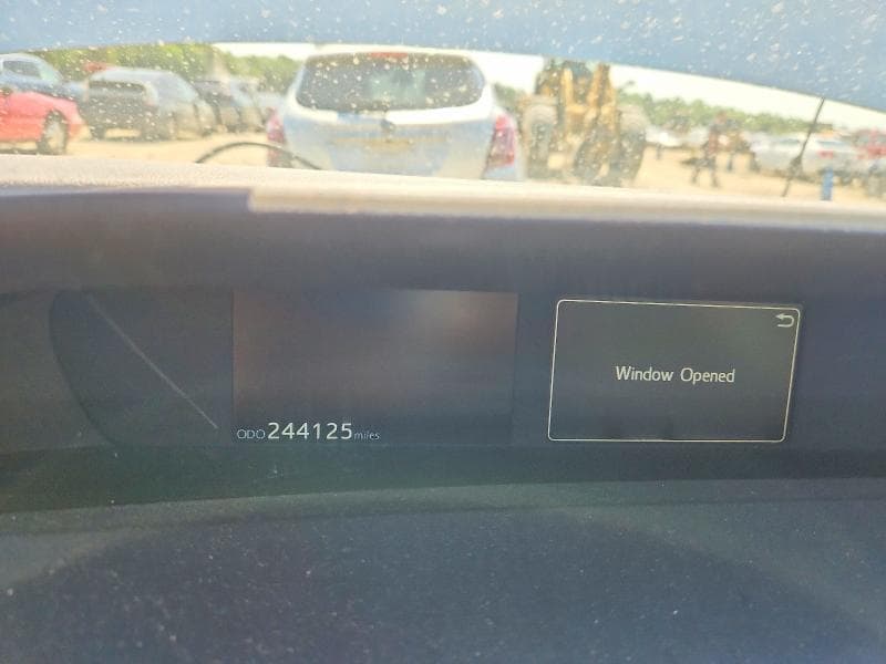 2019 TOYOTA PRIUS XLE AWD-E 9