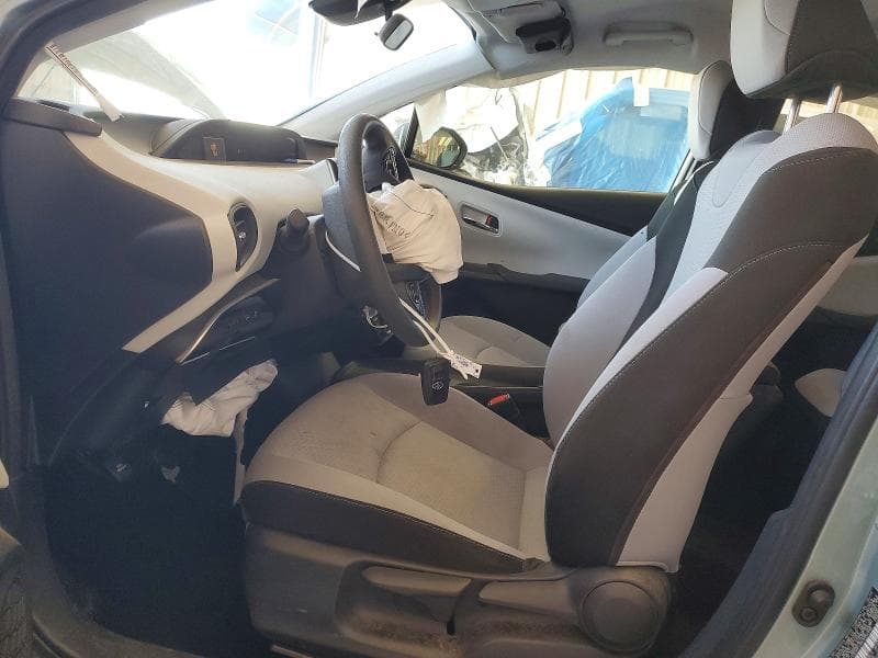 2019 TOYOTA PRIUS LE 7