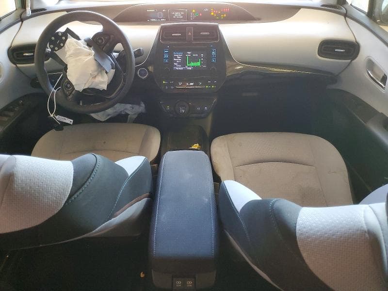 2019 TOYOTA PRIUS LE 8
