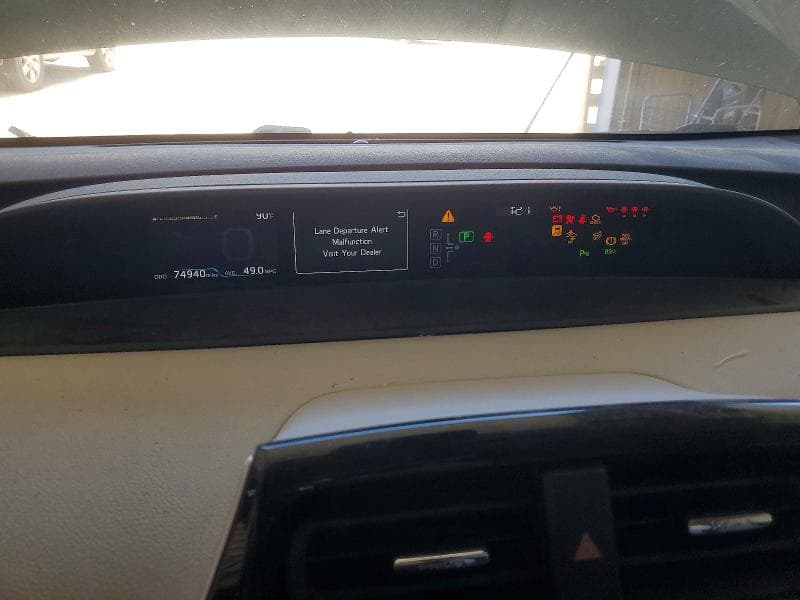 2019 TOYOTA PRIUS LE 9