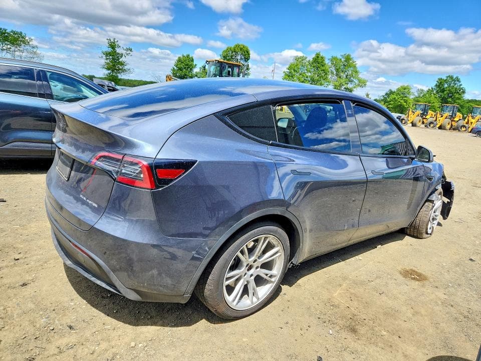 2023 TESLA MODEL Y 3