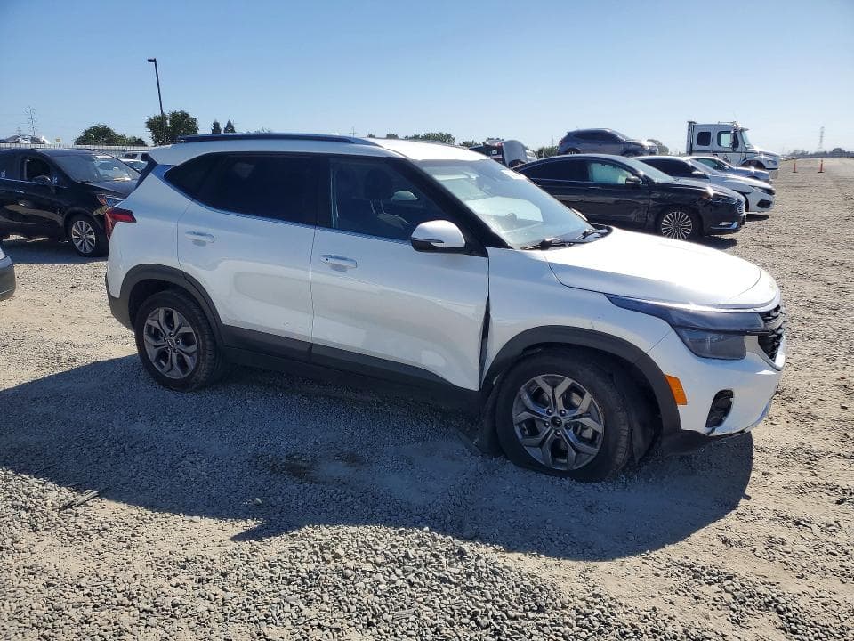 2024 KIA SELTOS S 4