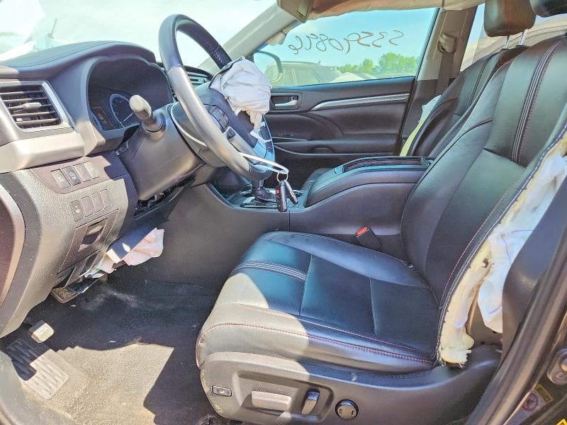 2019 TOYOTA HIGHLANDER XLE 7