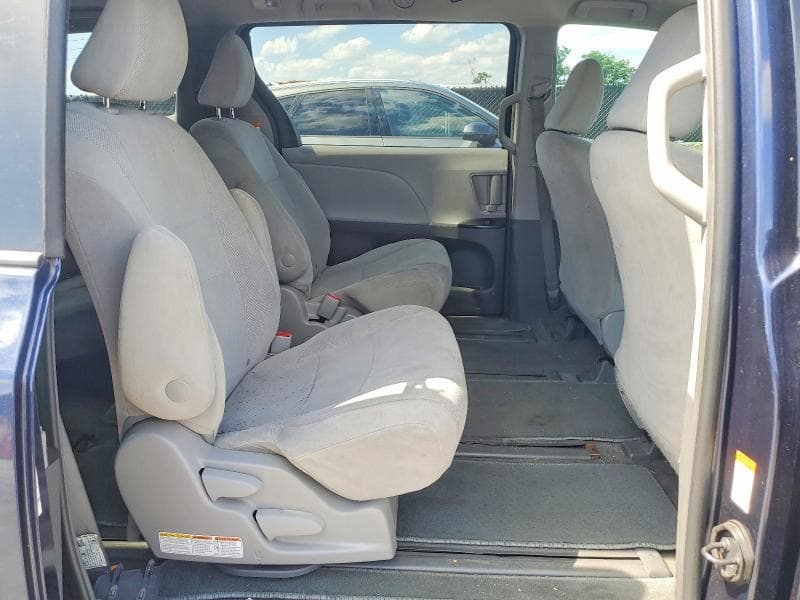 2019 TOYOTA SIENNA L 7-PASSENGER 11