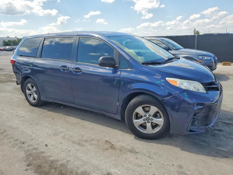 2019 TOYOTA SIENNA L 7-PASSENGER 4