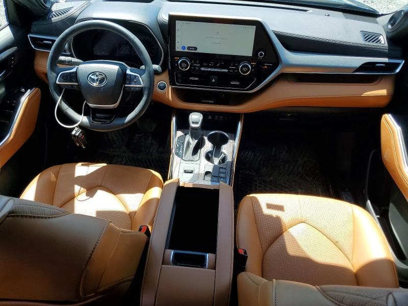 2024 TOYOTA HIGHLANDER HYBRID PLATINUM 8