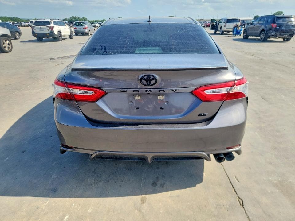 2020 TOYOTA CAMRY SE SE 6