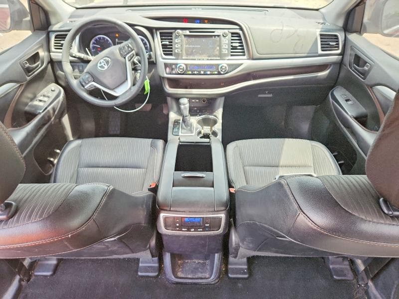 2019 TOYOTA HIGHLANDER LE PLUS LE PLUS 8