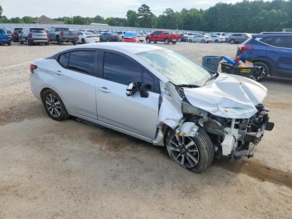 2020 NISSAN VERSA SV 4