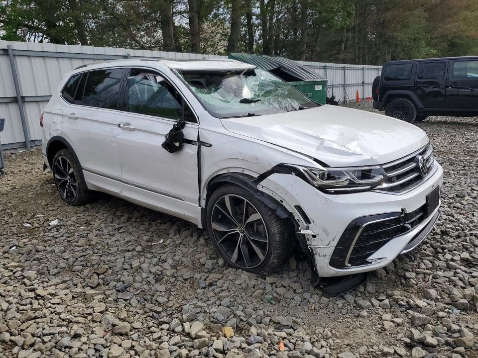 2022 VOLKSWAGEN TIGUAN SEL R-LINE SEL R-LINE 4