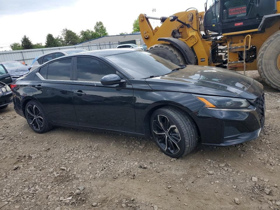 2023 NISSAN ALTIMA SR 4