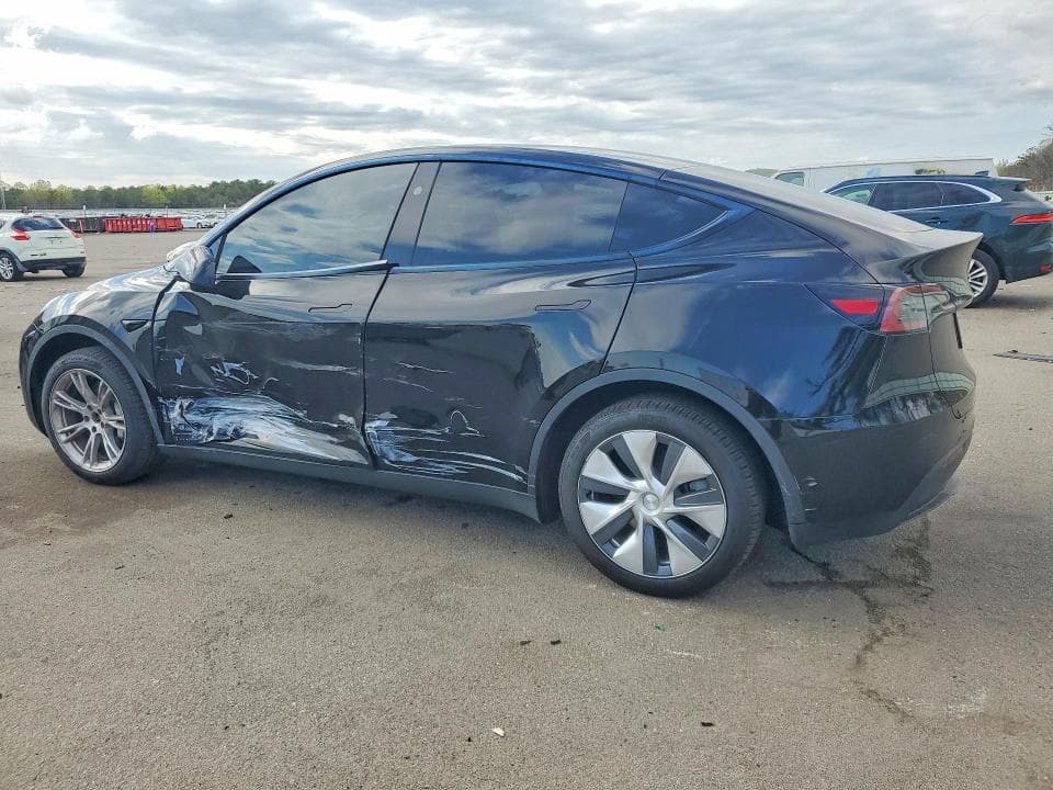 2024 TESLA MODEL Y 2