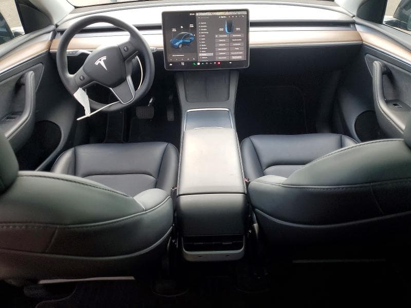 2024 TESLA MODEL Y 8
