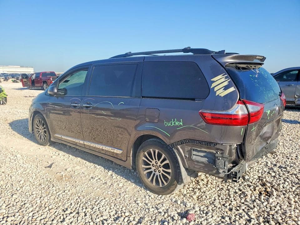 2020 TOYOTA SIENNA XLE PREMIUM 8-PASSENGER XLE PREMIUM 8-PASSENGER 2