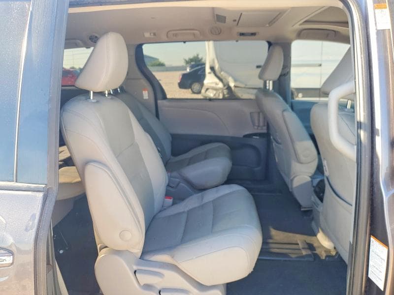 2020 TOYOTA SIENNA XLE PREMIUM 8-PASSENGER XLE PREMIUM 8-PASSENGER 11