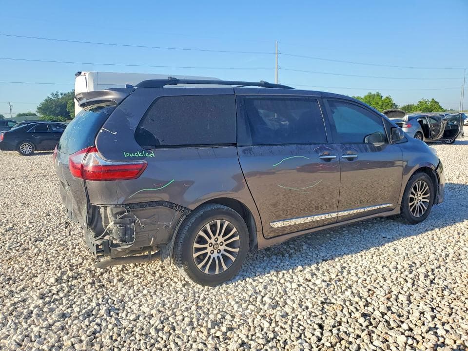 2020 TOYOTA SIENNA XLE PREMIUM 8-PASSENGER XLE PREMIUM 8-PASSENGER 3