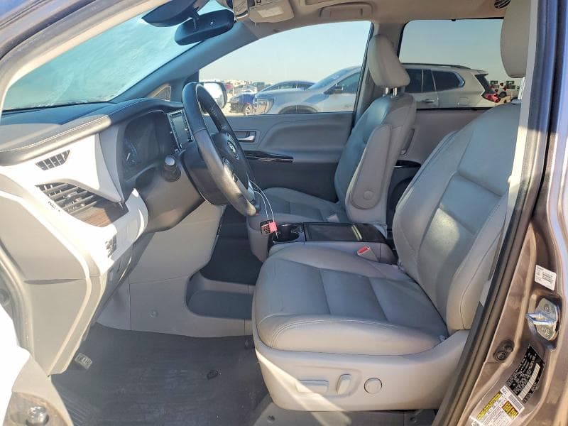 2020 TOYOTA SIENNA XLE PREMIUM 8-PASSENGER XLE PREMIUM 8-PASSENGER 7