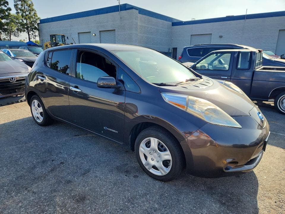 2017 NISSAN LEAF S S 4