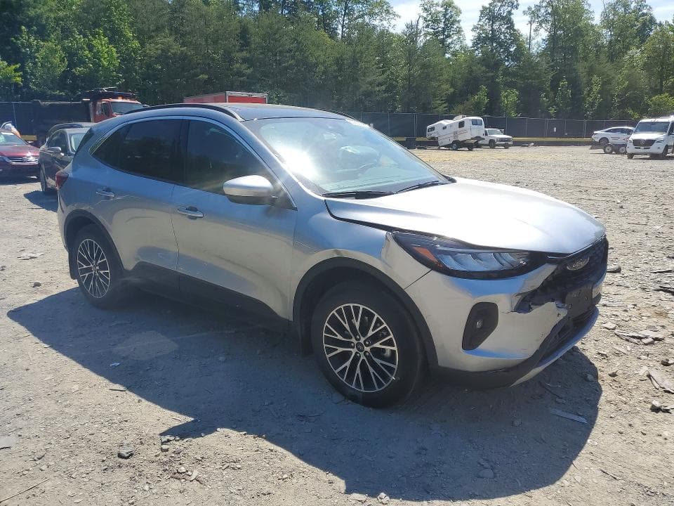 2023 FORD ESCAPE 4