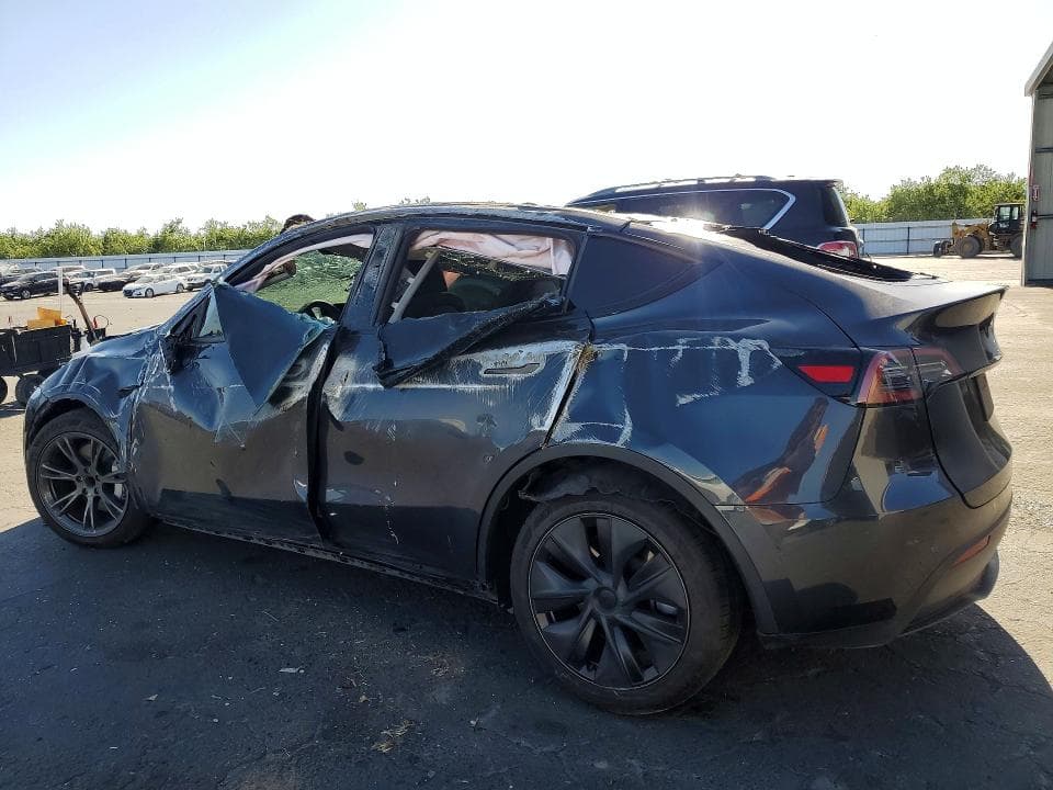 2024 TESLA MODEL Y 2