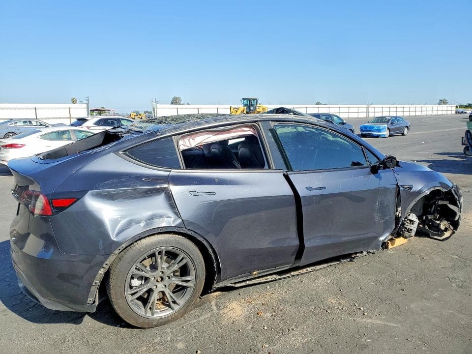 2024 TESLA MODEL Y 3