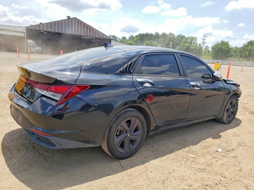 2022 HYUNDAI ELANTRA SEL 3