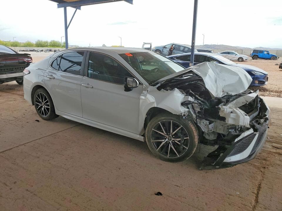 2023 TOYOTA CAMRY SE 4