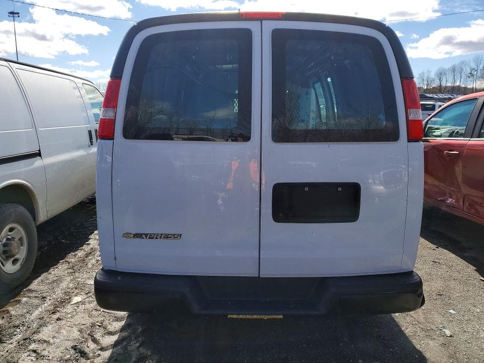 2024 CHEVROLET EXPRESS 4LT 7