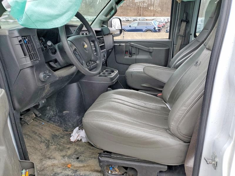 2024 CHEVROLET EXPRESS 4LT 8