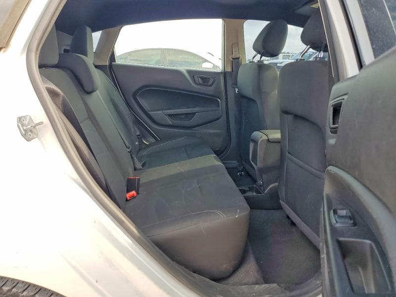 2018 FORD FIESTA SE 11