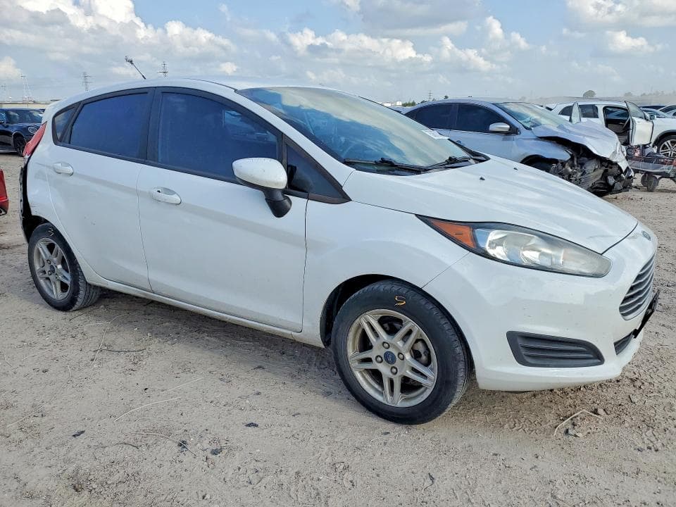 2018 FORD FIESTA SE 4