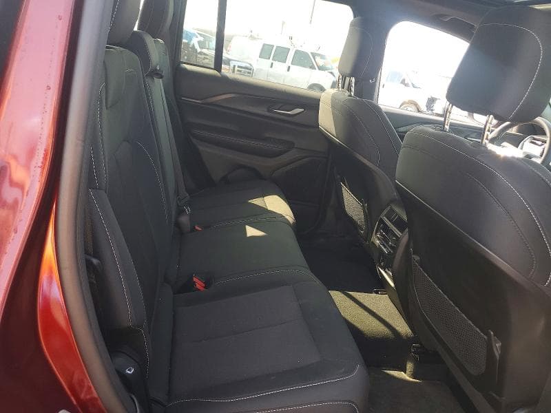 2024 JEEP GRAND CHEROKEE LAREDO 11