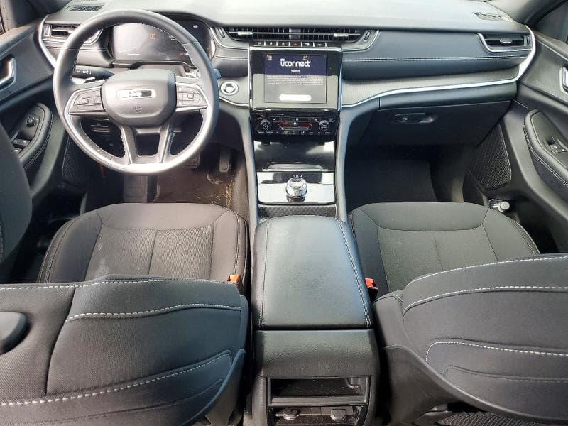 2024 JEEP GRAND CHEROKEE LAREDO 8