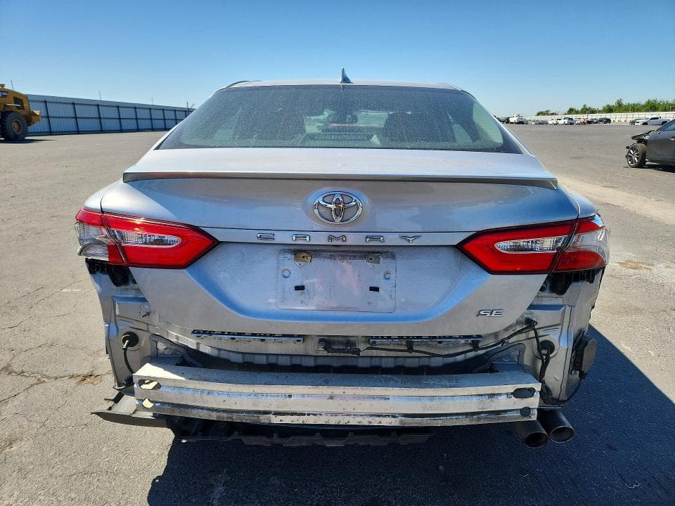 2019 TOYOTA CAMRY SE 6