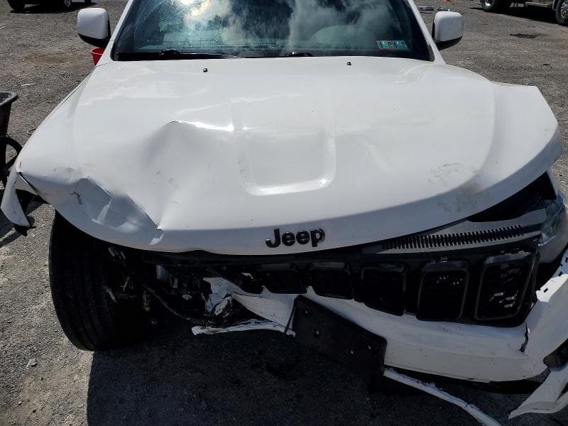 2019 JEEP GRAND CHEROKEE LAREDO 12