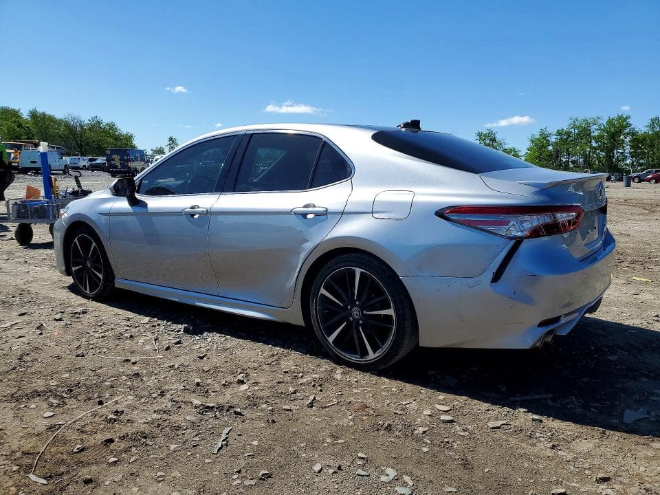 2019 TOYOTA CAMRY XSE 3